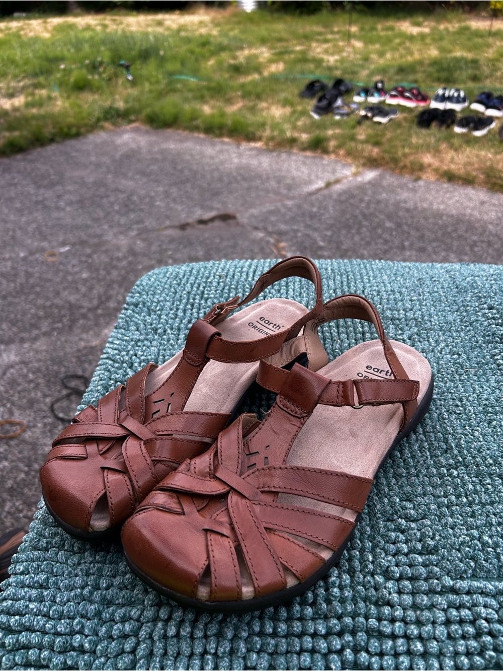 Earth Origins Brown Closed-Toe Sandals - Comfortable Everyday Sz 8M - Picture 10 of 14
